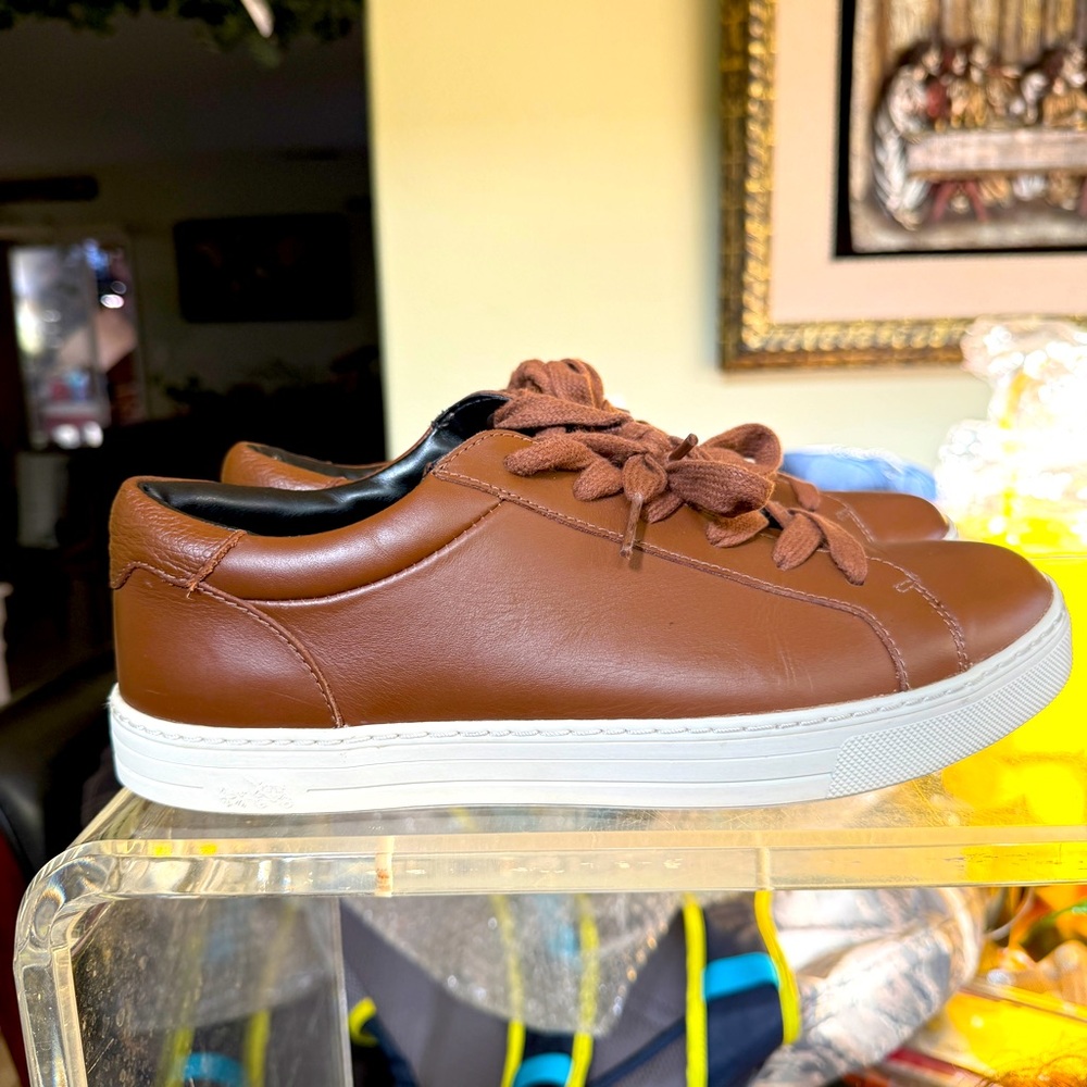 Coach Logan Low Top Sneakers Men’s Sz9D. Excellent condition